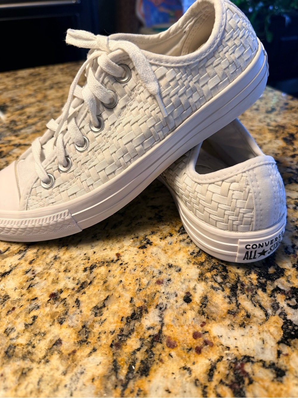 Converse Women's White Woven Low-Top Lace-Up Sneakers size 8 - Picture 4 of 7